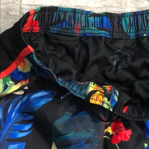 NWT Nike Tropical Print Shorts - Picture 4 of 9